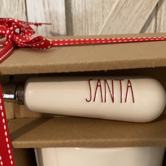 Rae Dunn Christmas Ice Cream Set - Picture 4 of 4